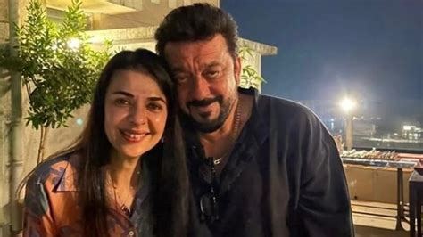 Sanjay Dutt's sister Namrata Dutt makes a rare appearance on his Insta ...