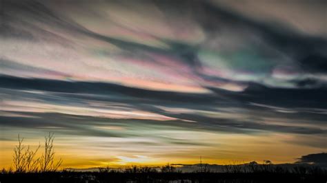 Nacreous Clouds Explained: How It Happens (And Where To See Them)