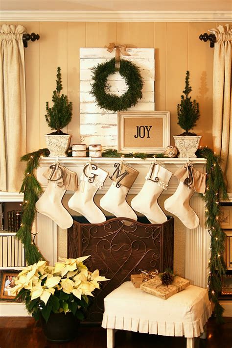 20 Christmas Mantel Decorations Ideas for This Year