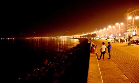 Marine Drive At Night | Mumbai city, Marine drive mumbai, Tourist places