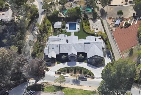 Robert Herjavec House: The Hidden Hills Estate - Urban Splatter