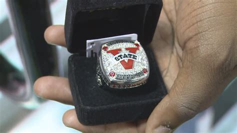 Blazers receive 2018 championship rings