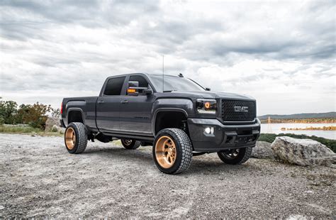 GMC Denali |SF006 22X12 | Photos by Dale Martin – SPECIALTY FORGED WHEELS