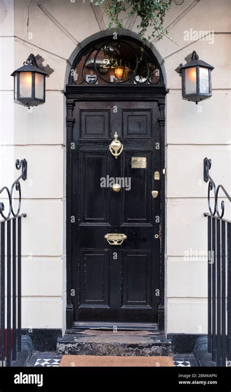 Home of the legendary detective Sherlock Holmes, 221b Baker Street, London Stock Photo - Alamy