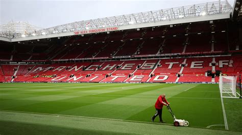 Controversial Man Utd stadium revamp plans revealed as Glazers consider ...