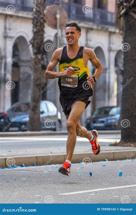 Runner of 10000m editorial stock photo. Image of athletics - 79998143