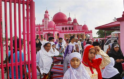 Muslims around the world celebrate Eid al-Fitr | | Al Jazeera