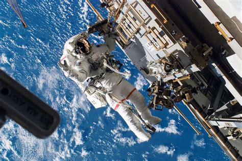 How to Watch NASA Astronauts' Spacewalk