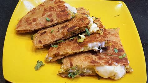 Chapati Sandwich - Hindi Recipe | Madhura's Recipe