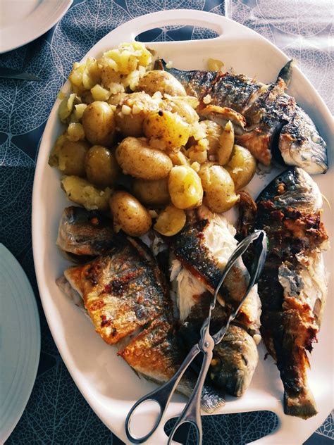 [Homemade] Grilled Sea Bream with oven baked potatoes : food