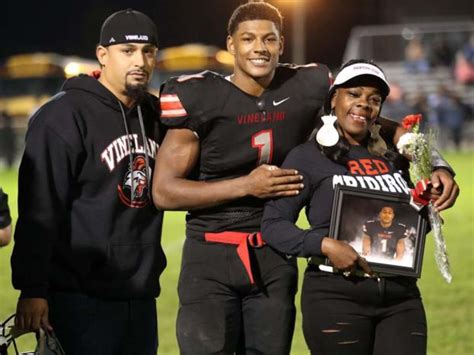 Isiah Pacheco parents: Meet the lovely parents of Chiefs RB, Julia ...