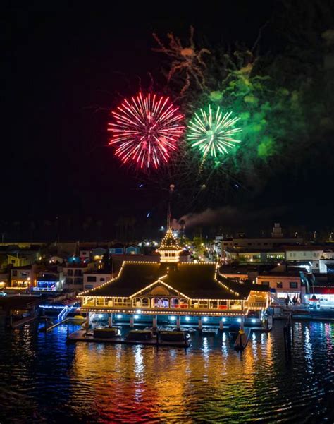 115th Newport Beach Christmas Boat Parade - Visit Newport Beach