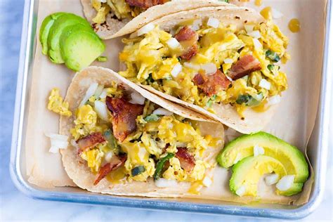 Easy Breakfast Tacos with Potatoes and Peppers