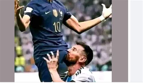 Attention, cette photo de Kylian Mbappé et Lionel Messi est un montage ...