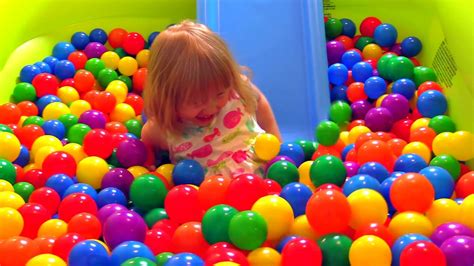 "The Ball Pit Show" for learning colors -- children's educational video ...