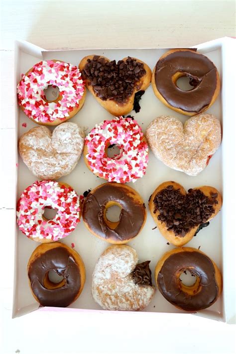 Dunkin' Donuts Valentines Day Flavors Are Here! - Momdot.com