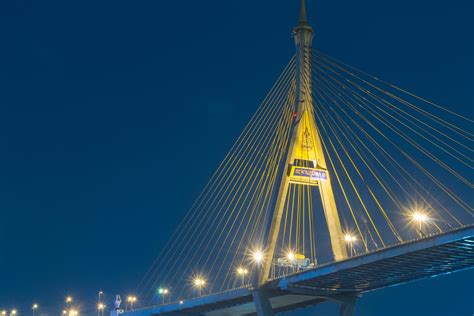 Bhumibol Bridge in Bangkok at night 1980075 Stock Photo at Vecteezy