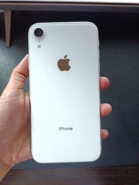 IPhone XR White 64gb Globelocked, Mobile Phones & Gadgets, Mobile ...