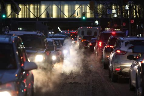 National air pollution report highlights rush-hour traffic, diesel ...