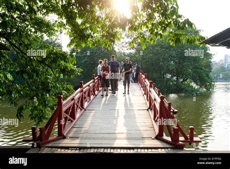 Hanoi, vietnam - Huc Bridge, Hoan Kiem Lake Stock Photo - Alamy