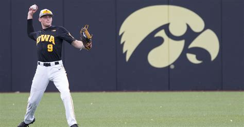 Iowa baseball: Hawkeyes knock off Pittsburgh for season's first win