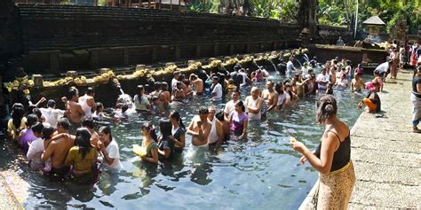 {:en}Tirta Empul Temple Gianyar Bali{:}{:id}Obyek wisata Pura Tirta Empul Gianyar Bali{:} | Kuta ...