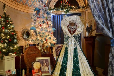 The Pittock Mansion Has a Darcelle-Themed Christmas Room! | Portland ...