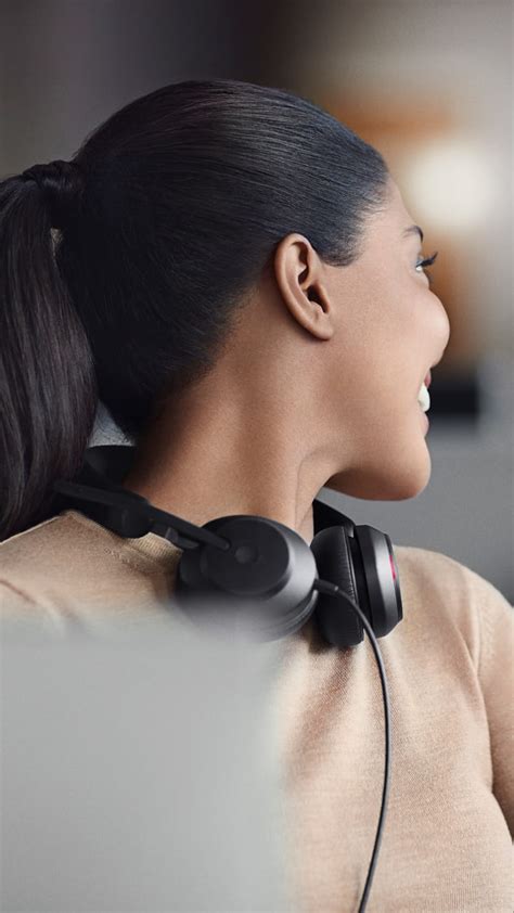 Jabra Evolve2 40 - Engineered to keep you on task. Exceptional audio ...