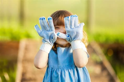 Gardening Gloves for Children - Kids Do Gardening