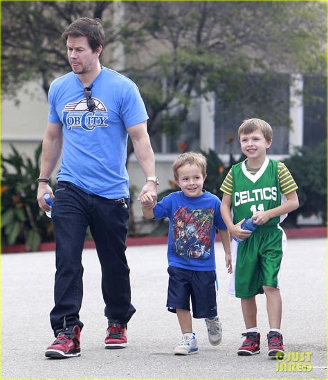 Mark Wahlberg: Norah Jones Performing 'Ted' Song at Oscars!: Photo 2800180 | Brendan Wahlberg ...