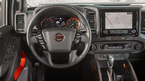 2022 Nissan Frontier Interior