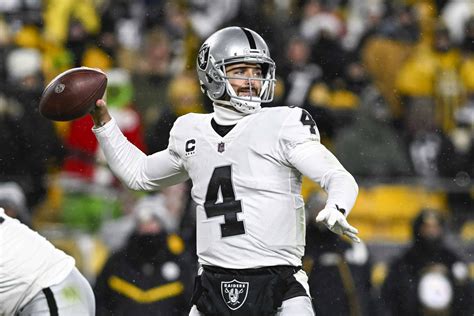 Derek Carr Releases Cryptic Tweet About Time With Raiders