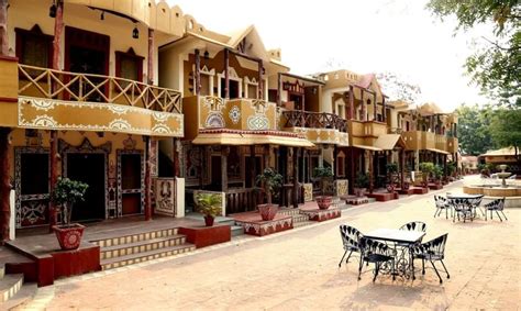 15 Resorts Near Indore | Deals Upto 50% Off