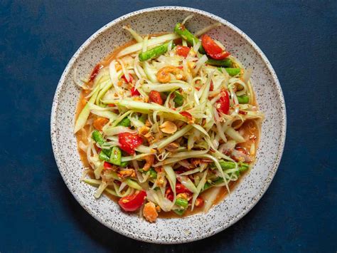 Som Tam Thai (Central Thai-Style Green Papaya Salad) Recipe