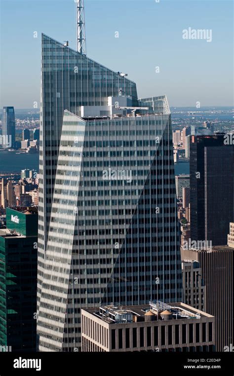 Bank of America Tower seen from Rockefeller Center Observation Deck ...