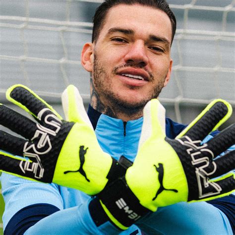 Puma Goalkeeper Gloves Future Z 2 EDERSON Sondermodell Goalkeeper Gloves