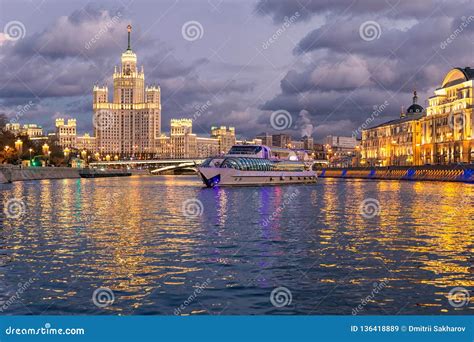 Moskva River Night View and a Touristic Boat Cruising Stock Image - Image of moskva, cityscape ...