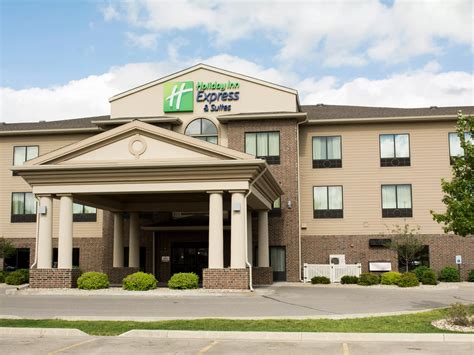 Hotels in Mason City, Iowa near Clear Lake | Holiday Inn Express & Suites Mason City