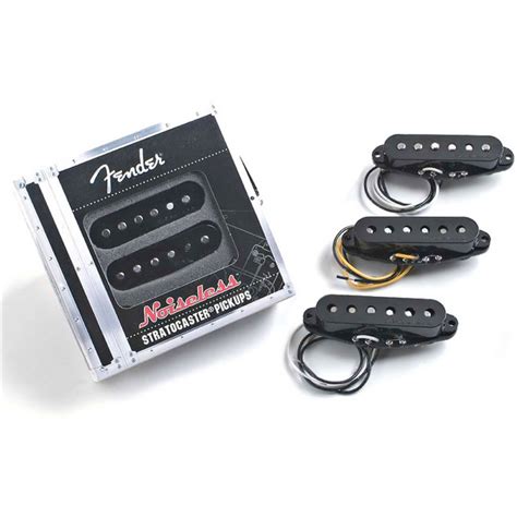 DISC Fender Vintage Noiseless Stratocaster Pickups, Black, Set of 3 at ...