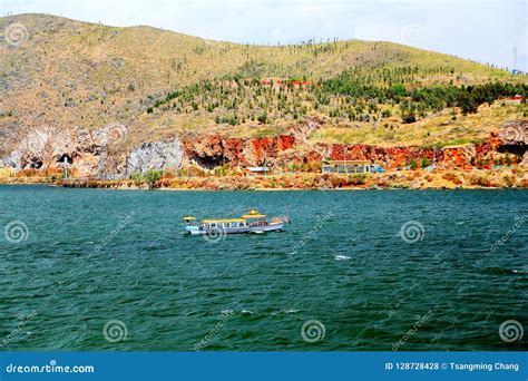 The Scenery of Lakeside of Erhai Lake Editorial Stock Photo - Image of ...