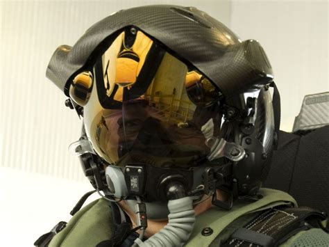 F-35 Helmet Display System To Scare the Bejeezus Out of Enemies ...