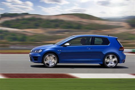 2015 Volkswagen Golf R Debuts, Is VW’s Most Powerful Hatch to Date ...