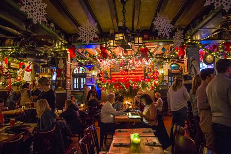 All the Philadelphia Restaurants and Bars With Christmas Decorations