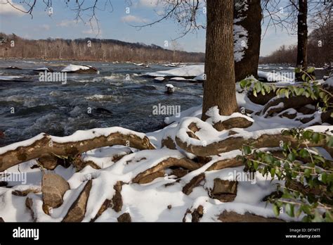 The James River during winter in Virginia Stock Photo - Alamy