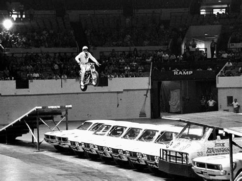 Evel Knievel jumps across Madison Square Garden | Madison square ...