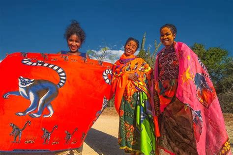 Stunning Traditional Madagascar Clothing: Lamba