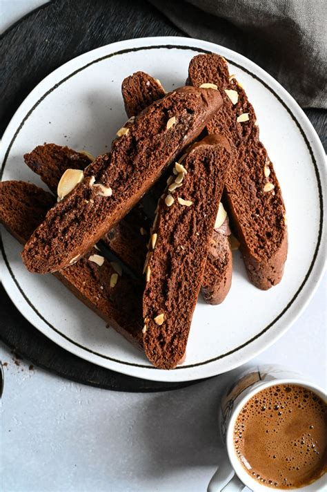 Easy Italian chocolate biscotti recipe - Mia Kouppa