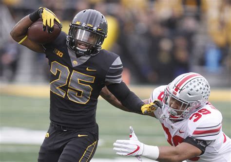 Iowa Football: Hawkeyes unveil gold alternate uniform