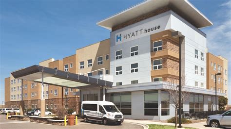 Hotels near Denver Airport with Free Shuttle | Hyatt House Denver Airport