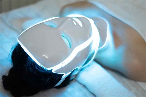 LED Light Therapy Masks for Your Best Skin Ever (2021)